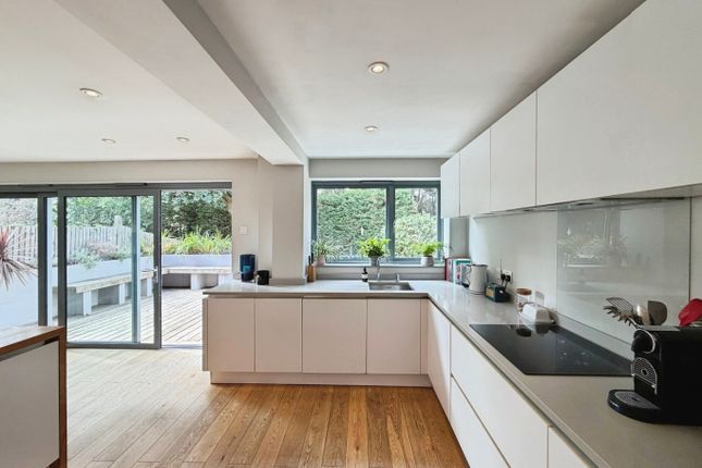 32 Ruscombe Gardens, Datchet, Berkshire photo 4