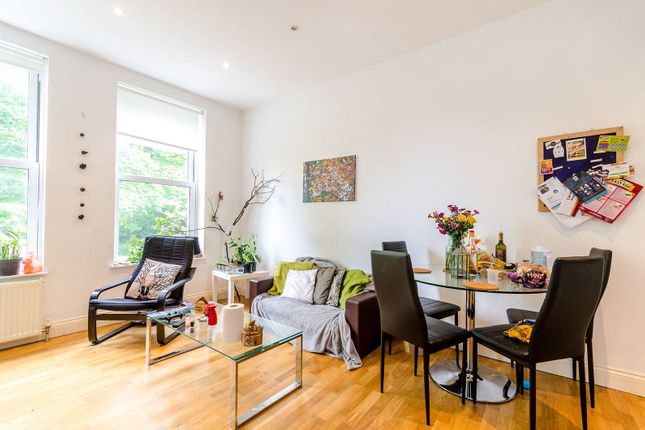 Thumbnail Flat to rent in Border Crescent, Crystal Palace, London