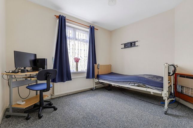 9 The Greenway, Nottingham photo 2