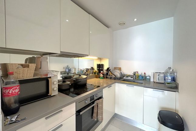 Cardinal Building,Flat 613, Station Approach, Hayes photo 4