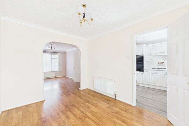 3, Denton Close, Worthing photo 3