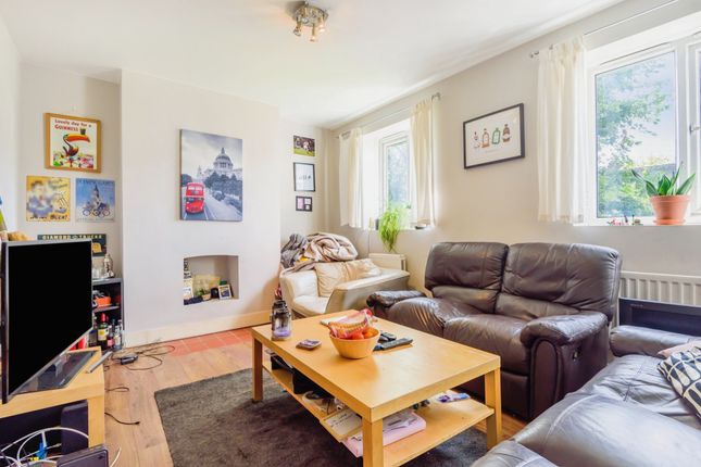 Flat for sale in Wandle Way, London
