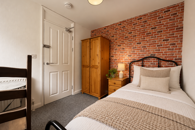 Room 4, 100, Lyde Road, Somerset photo 3