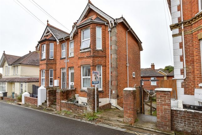 Studio flat on Spring Gardens, Shanklin, £85,000