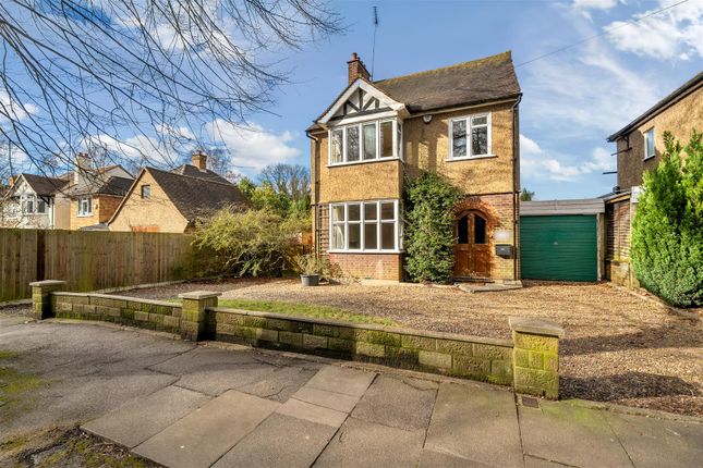 Thumbnail Detached house for sale in Gade Avenue, Watford