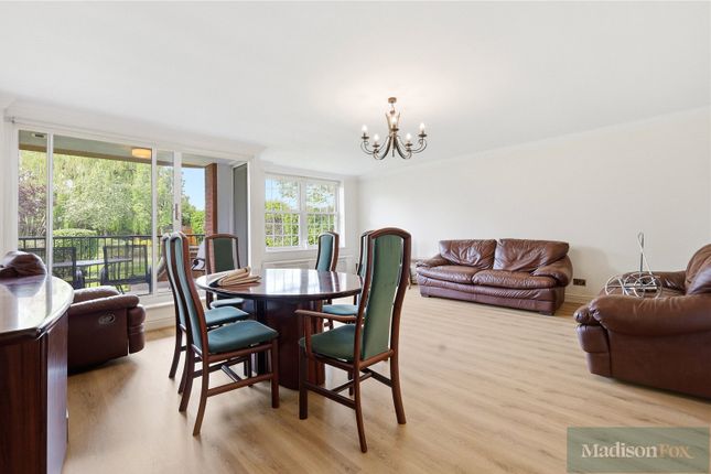 Flat 3, Millbrook, 164, Manor Road, Essex photo 4
