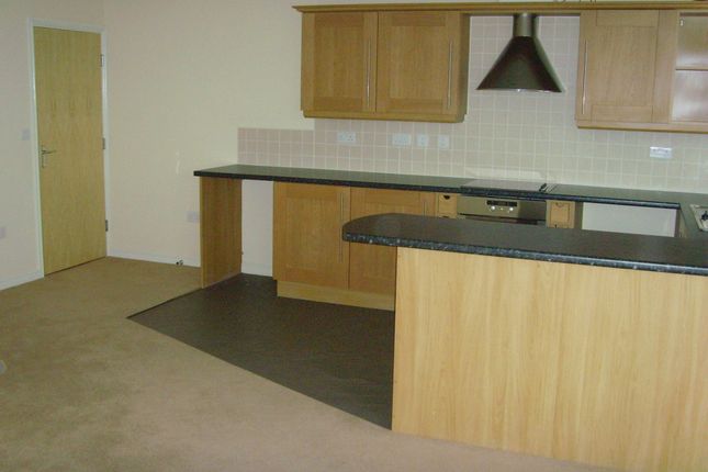 Flat to rent in The Waterfront, Selby
