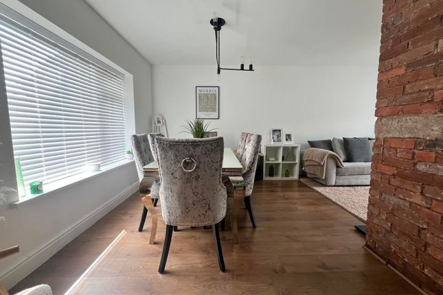 13 Holbein Road, Newport photo 5