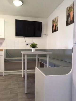 Flat 8 Oldbury House, Sackville Street, Southsea photo 5