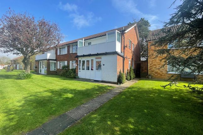 Flat to rent in Chatsmore Crescent, Goring-By-Sea, Worthing
