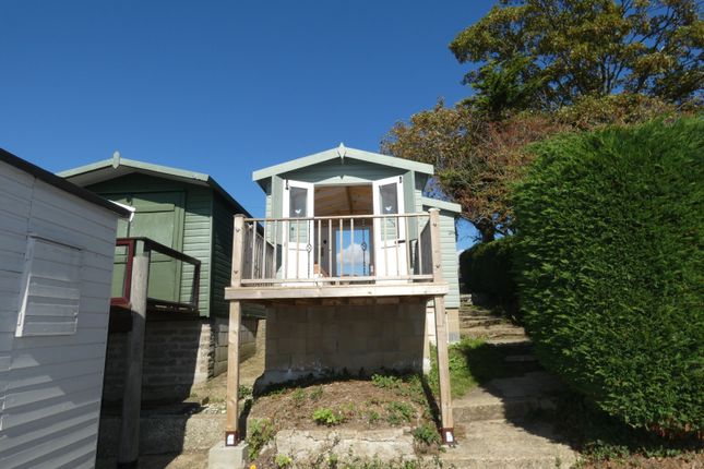 Beach Hut 79s Victoria Esplanade, Victoria Esplanade, West Mersea photo 4