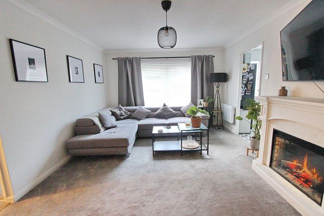 183 Baguley Crescent, Manchester photo 4