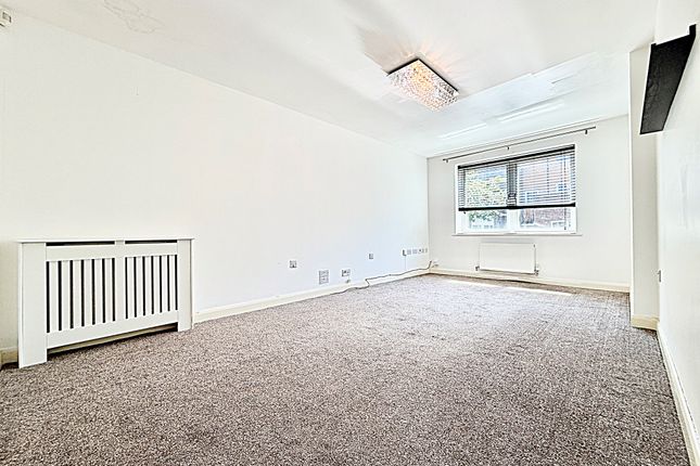 7 Kelly Gardens, Kelly Gardens, Milton Keynes photo 3