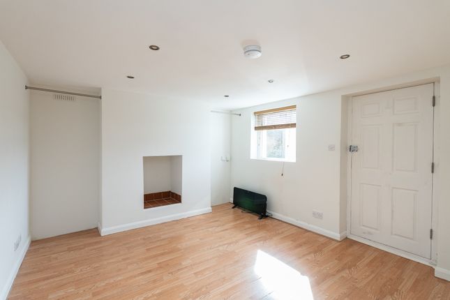 4B, 16, Cotmandene, Dorking photo 2