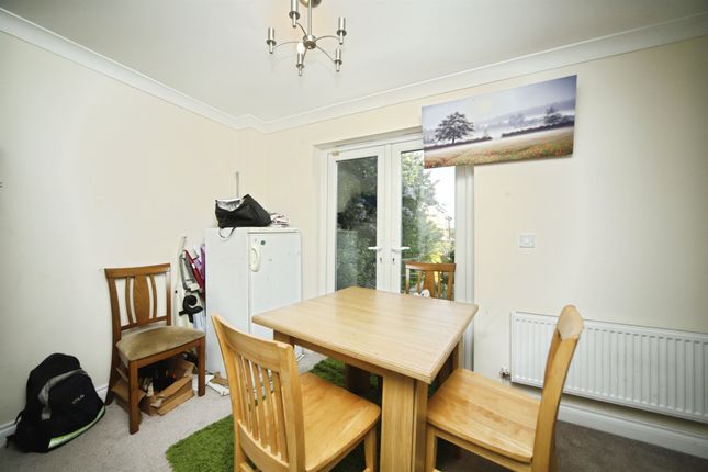 19, Beechfields, Taunton photo 4
