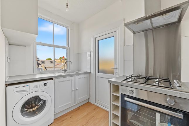 236, Elmhurst Mansions, Elmhurst Street, London photo 3