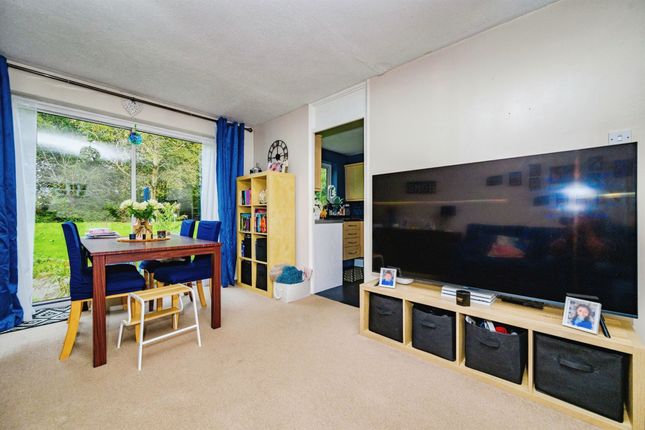 8, Hemel Hempstead photo 2