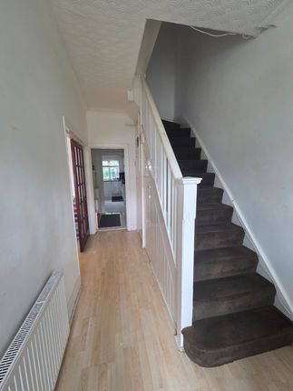 3, Highcliffe Gardens, Redbridge, Ilford photo 5