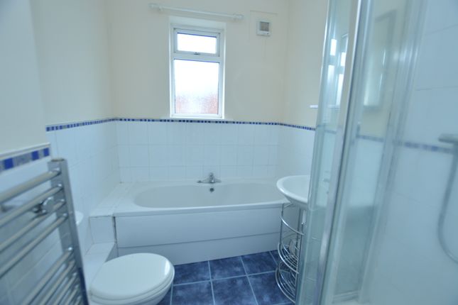 23, Wakefield photo 5