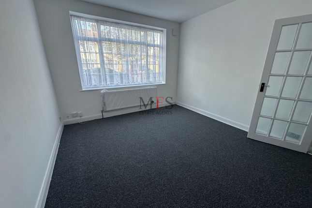 Kingsley Ave, Middlesex photo 3