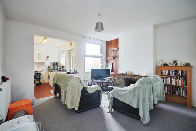 8, Wash Lane, Coalville photo 3