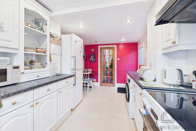 28 Molesworth Terrace, Torpoint photo 3