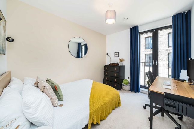 Flat 4, Fellow House, 12, Maurice Browne Avenue, London photo 4