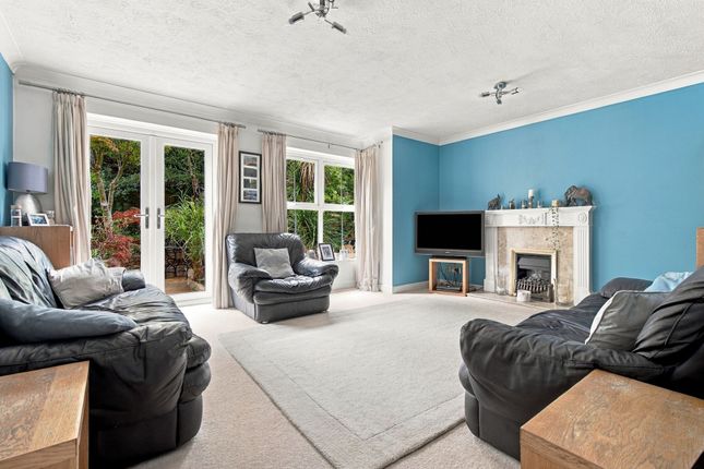 24 Langdale Drive, Ascot photo 2