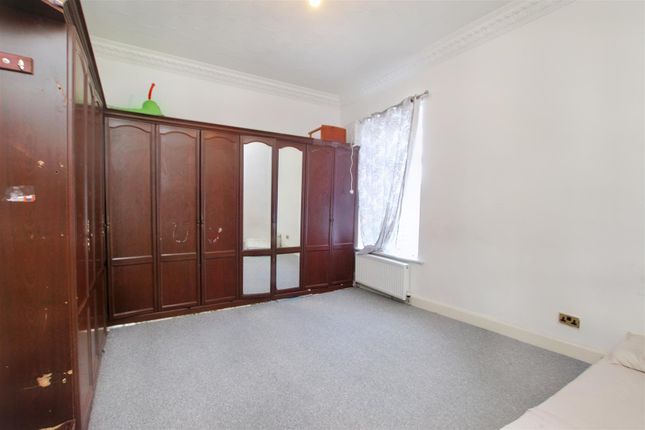 Flat for sale in Caledonian Road, Wishaw