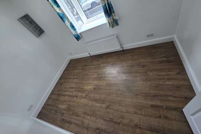 155 South Norwood Hill, London photo 5