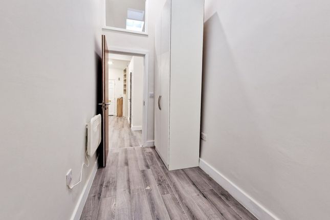 313B , Baker Street, Enfield photo 5