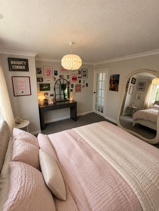 4, Montagu Court, Leeds photo 5
