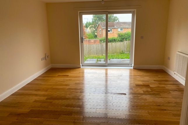 3 Wharf Gardens, Nuneaton photo 3