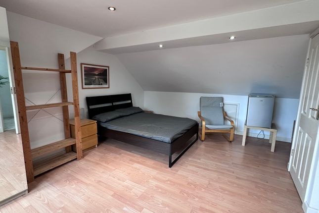 Studio to rent in Regal Way, Harrow