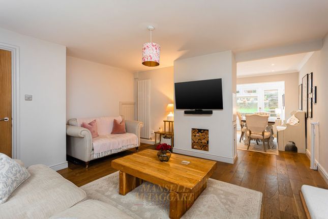 73 Hazel Way, Crawley photo 2