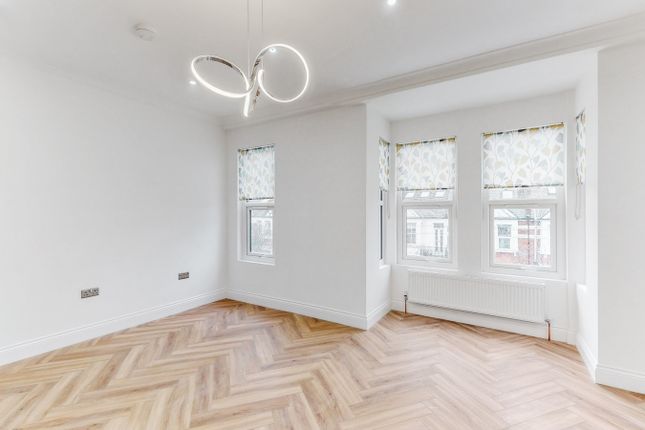 Stanlake Road, London photo 3