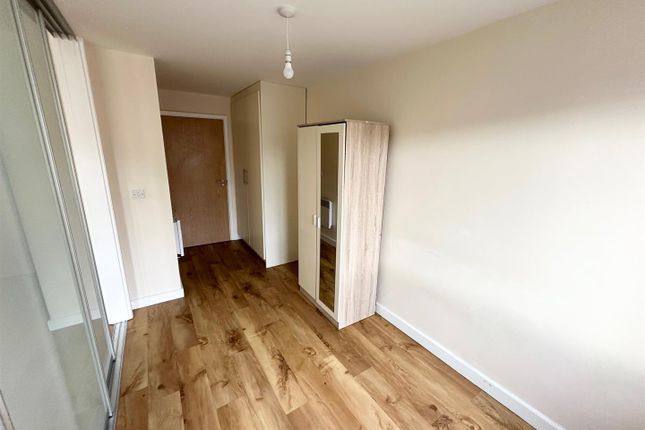 Flat for sale in Park Lodge Way, West Drayton, Middlesex