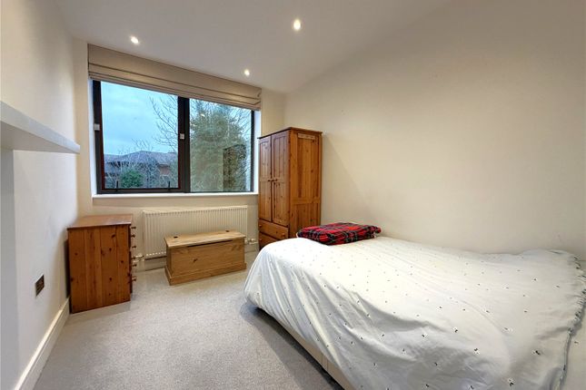 Flat 22,, Oak House, Fleet photo 5