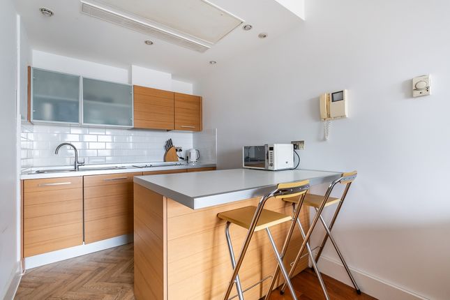 Flat 1007, Balmoral Apartments, 2 Praed Street, London photo 3