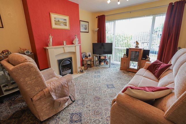 48 Winchester Avenue, Lancaster photo 2