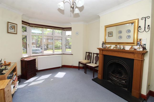 96, Dugdale Hill Lane, Potters Bar photo 3