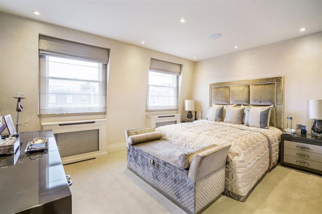 Flat for sale in Eaton Place, Belgravia