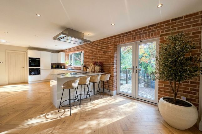 24 Holly Road, Manchester photo 4