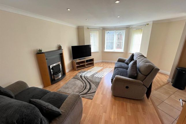 Flat for sale in Derby Court, Bury