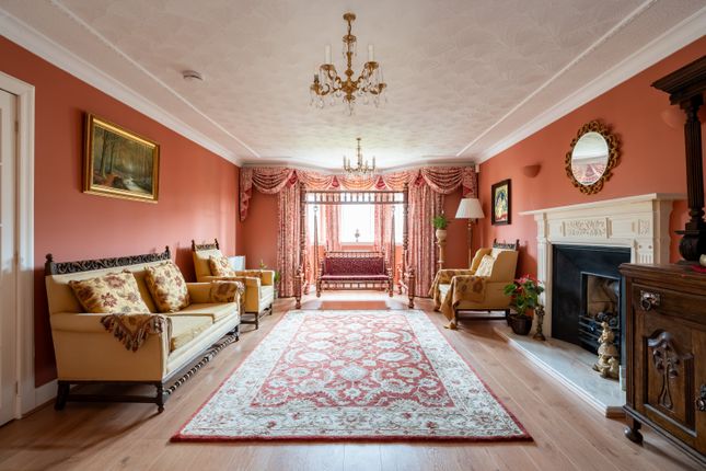 10, Lanark Road West, Juniper Green photo 2