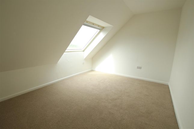 Flat 49, Quartercroft, Pyramid Close, Northampton photo 5