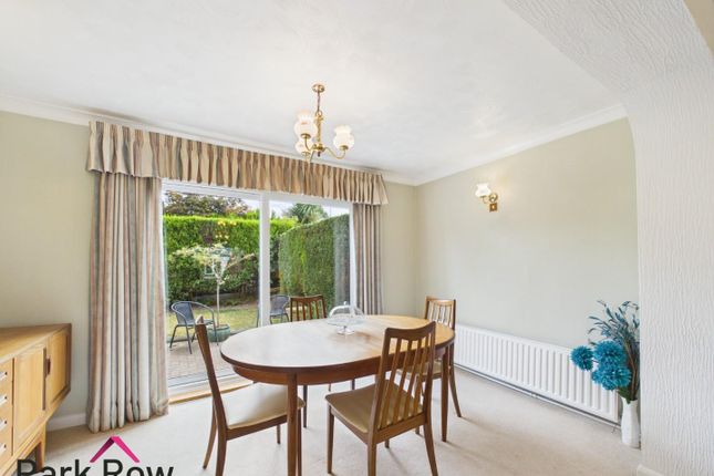 13, Long Meadow Court, Leeds photo 4