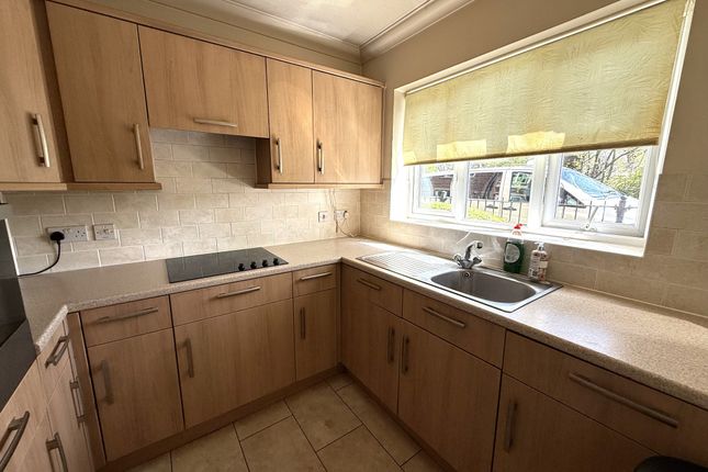 6 Beaufort Lodge, Grove Road, Woking photo 3