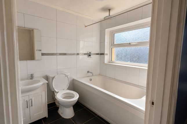 25, NEATH photo 5