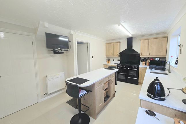 42 Ysbryd-y-Coed, Bridgend photo 5